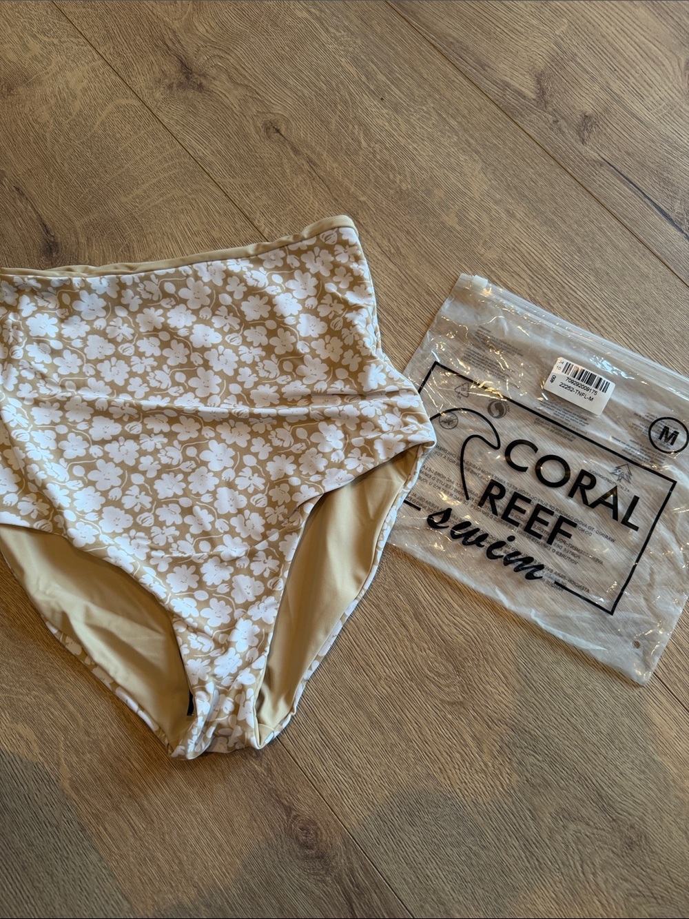 NWT Coral Reef Women's High-Waist Floral Bikini Bottoms in Cream - M